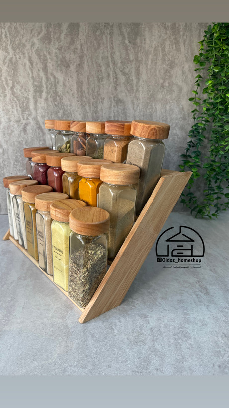 پک ۱۸تایی جا ادویه شیشه مکارتی درب چوبی با سری نمکپاش و لیبل (فروش تک و عمده )