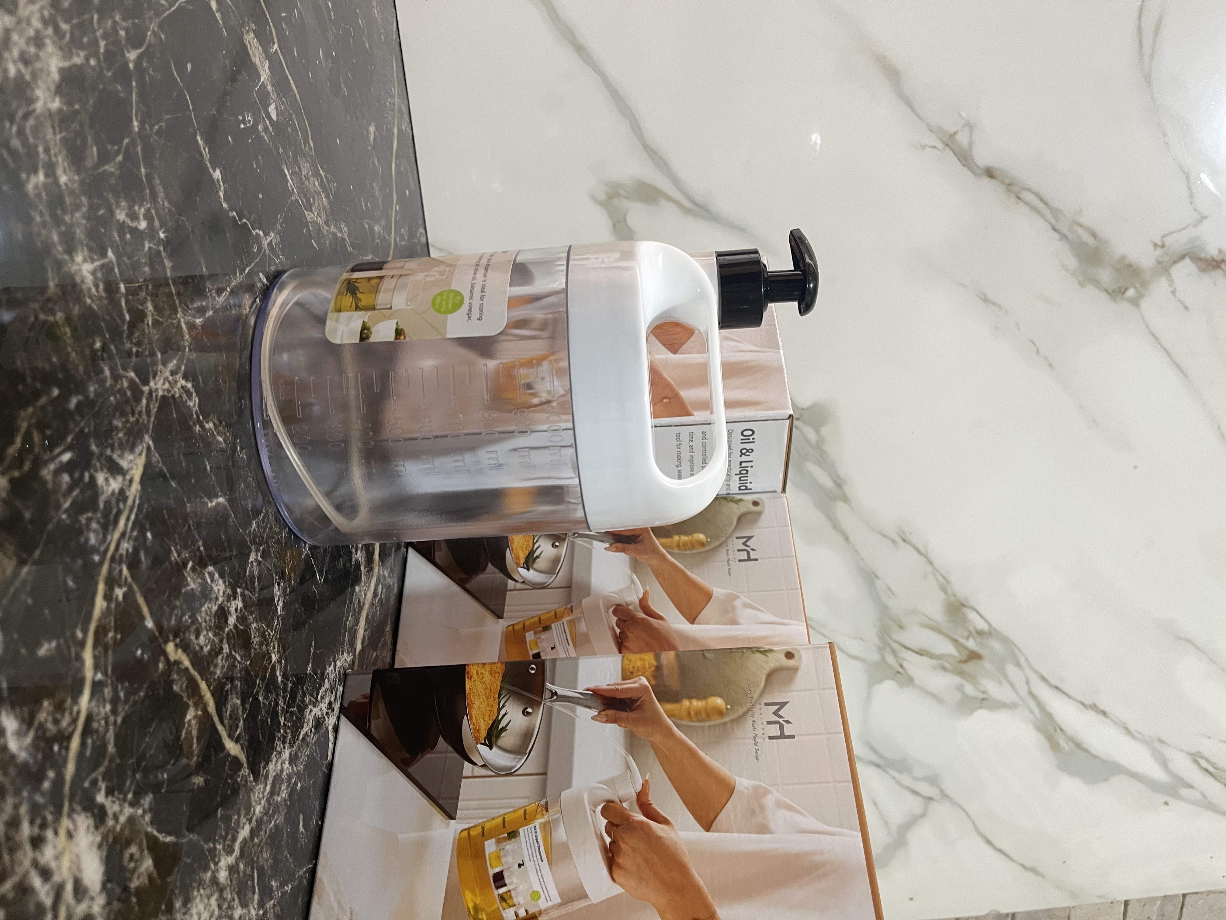 اسپرروغن و جا روغن پمپی